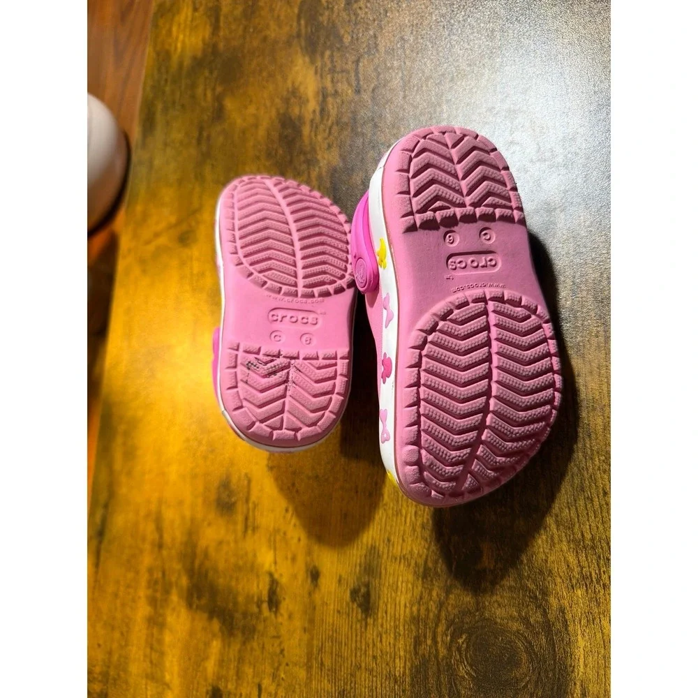 Little girl Disney Minnie Mouse and Daisy Duck light up crocs size 6.